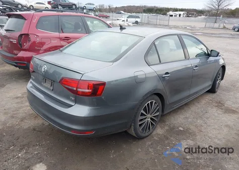 2017 Volkswagen Jetta 1.8T Sport z USA, uszkodzony, nr VIN 3VWD17AJ6HM301716